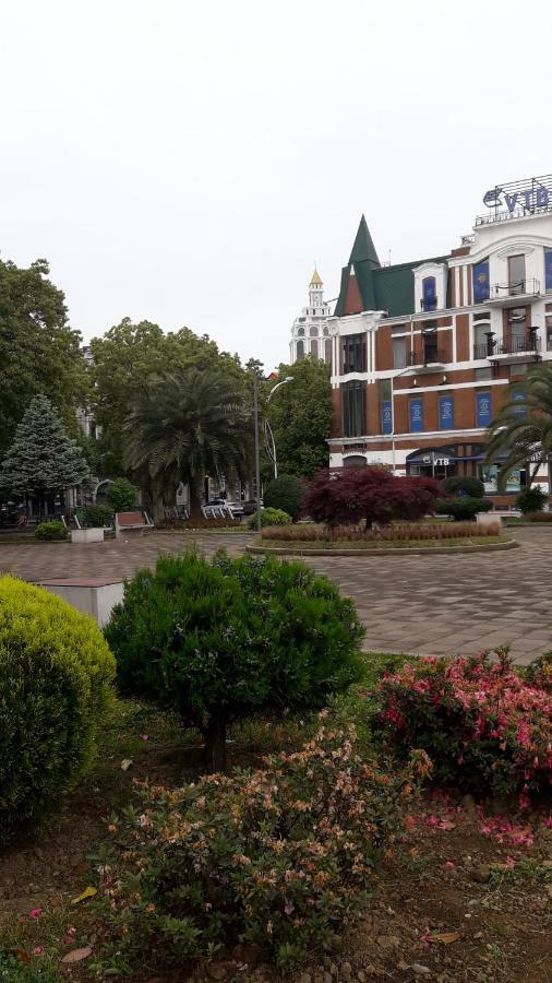 Apartament In The Centre Batumi Exteriör bild